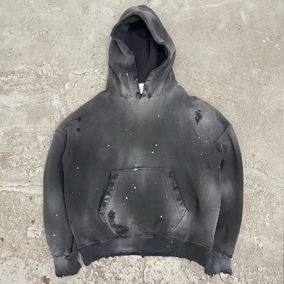 comprar Camiseta con capucha negra con pelo negro y color negro con lavado con ácido en algodón 100% online manufacture