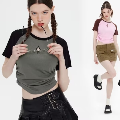 Camiseta de verano para mujeres de color contraste con costuras de calle americanas retro personalizadas