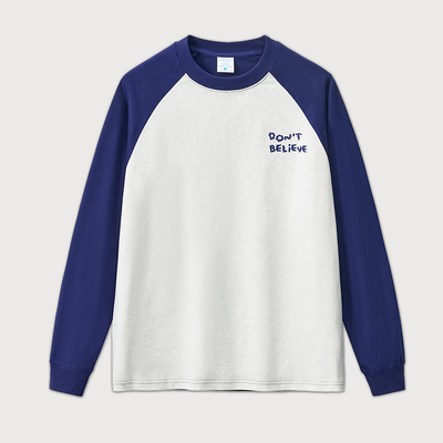 100% de algodón de gran tamaño con manga larga y suelta letra bordada contraste recorte camiseta de manga Raglan para hombres